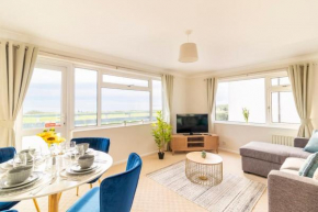 Incredible Sea View 2 bedroom Beach Apartment
